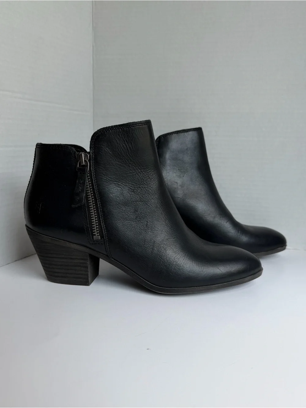 FRYE Judith Leather Ankle Boots Black Booties Block Heel